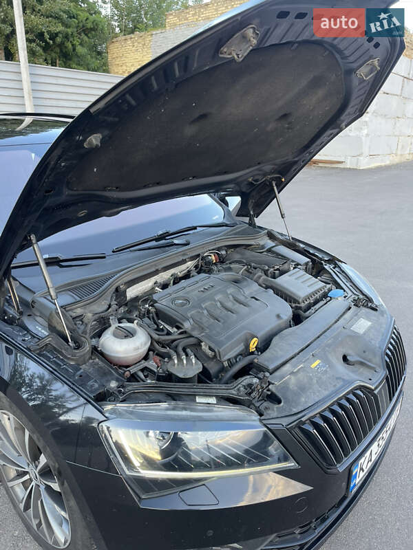 Универсал Skoda Superb 2015 в Ирпене