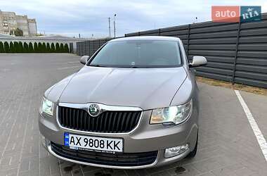 Лифтбек Skoda Superb 2010 в 