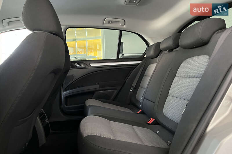 Лифтбек Skoda Superb 2013 в Шептицькому