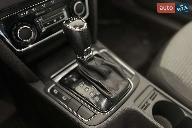 Лифтбек Skoda Superb 2013 в Шептицькому