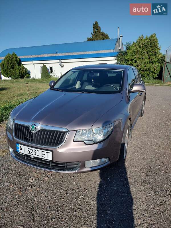 Skoda Superb 2012