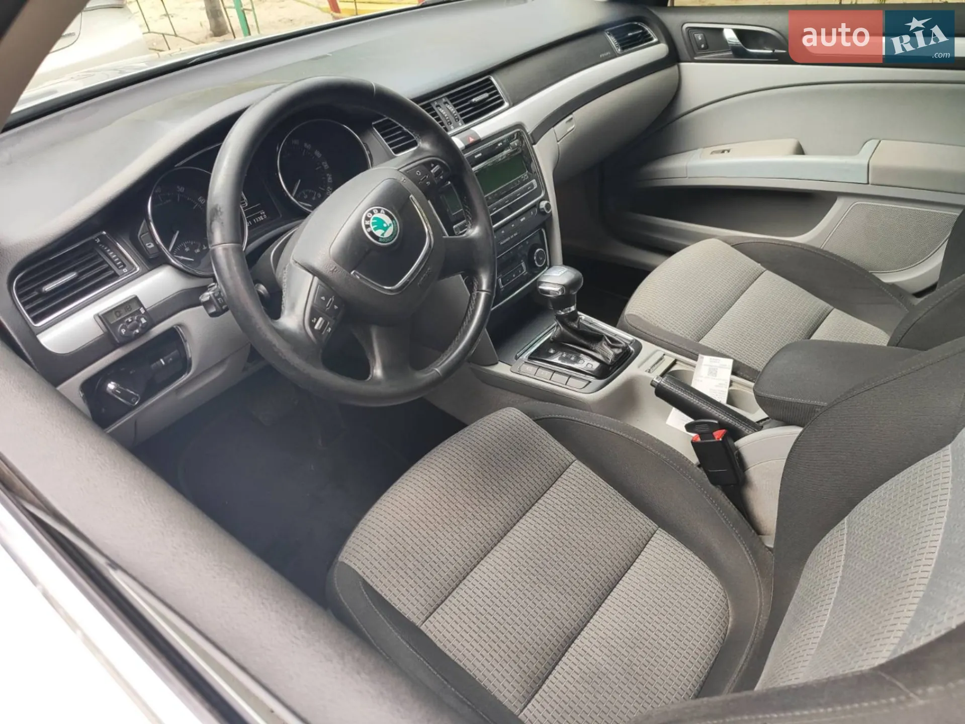 2010 Skoda Superb - мініатюра 4
