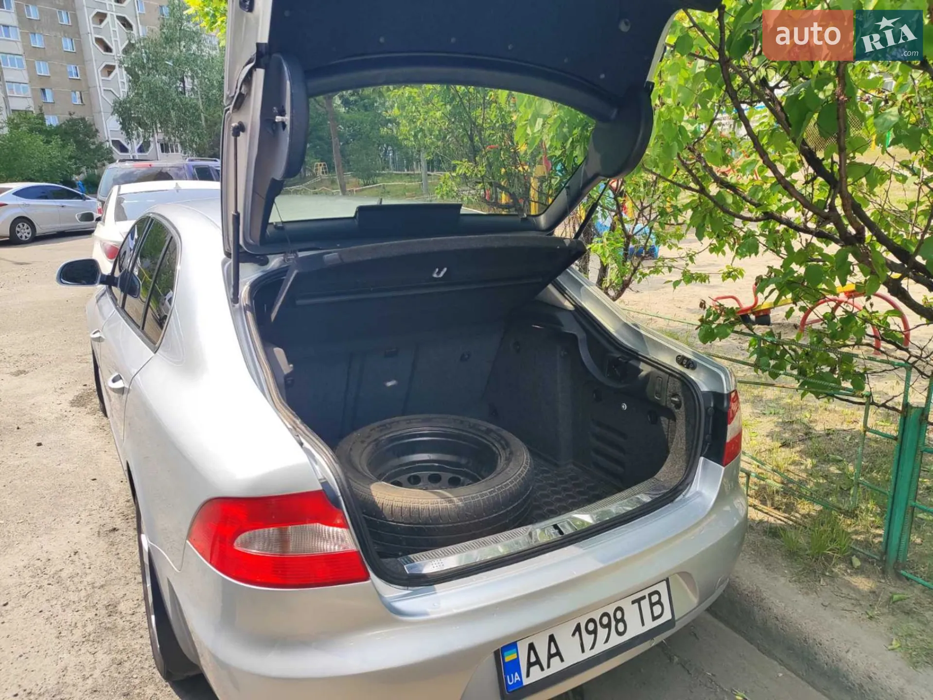 2010 Skoda Superb - мініатюра 7