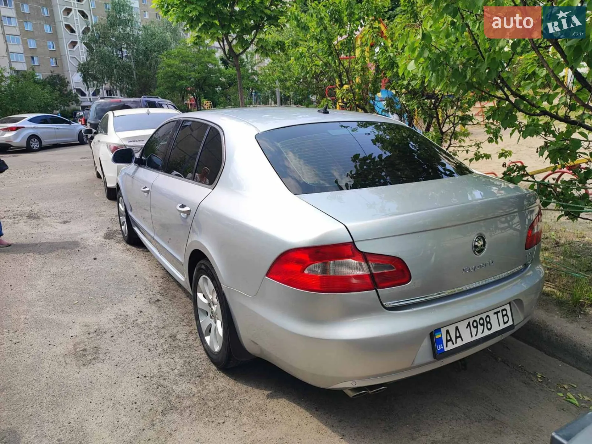 2010 Skoda Superb - мініатюра 8