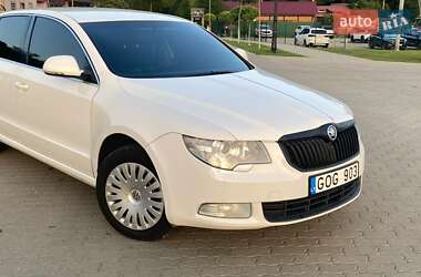 Лифтбек Skoda Superb 2009 в 