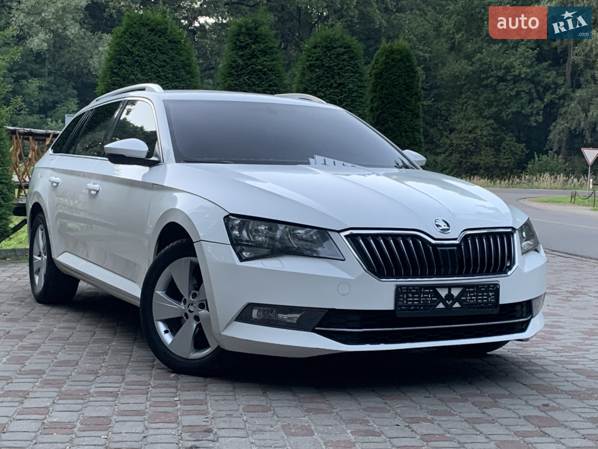 2017 Skoda Superb - мініатюра 10