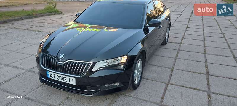 Лифтбек Skoda Superb 2017 в Калуше