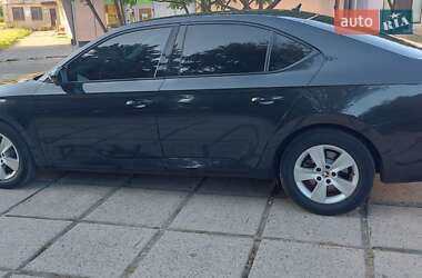 Лифтбек Skoda Superb 2017 в 