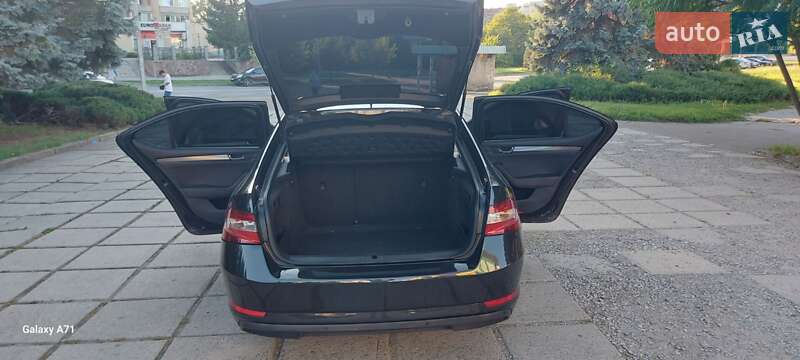 Лифтбек Skoda Superb 2017 в Калуше