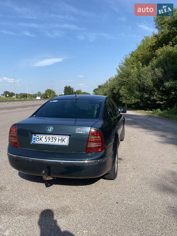 Лифтбек Skoda Superb 2004 в Ровно