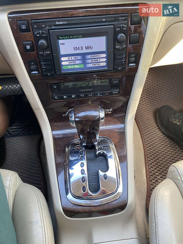 Лифтбек Skoda Superb 2004 в Ровно