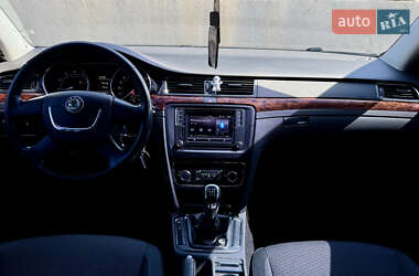 Лифтбек Skoda Superb 2010 в 