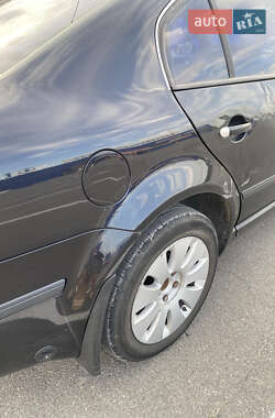 Лифтбек Skoda Superb 2005 в 