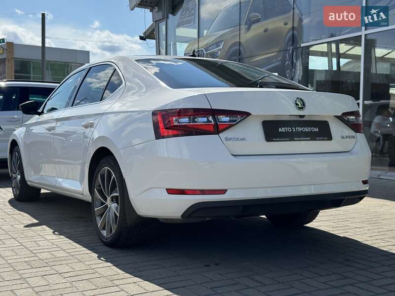 Лифтбек Skoda Superb 2018 в Киеве