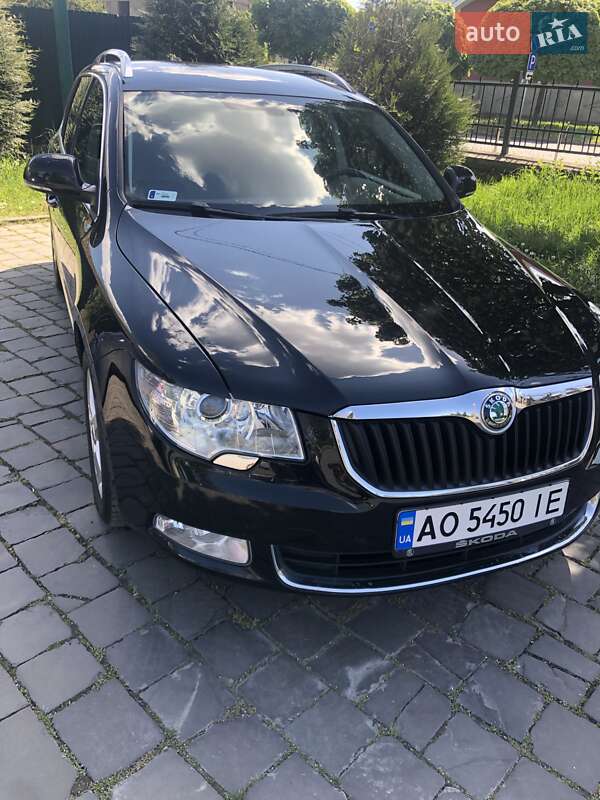 Універсал Skoda Superb 2013 в Мукачевому