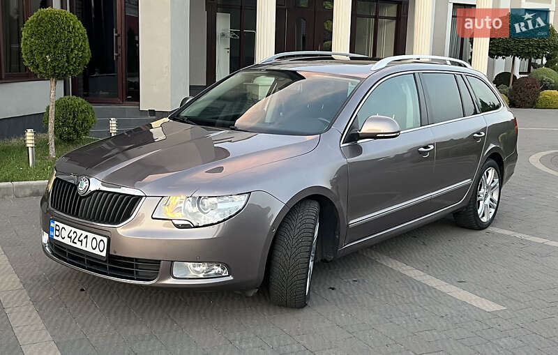 Универсал Skoda Superb 2010 в Стрые