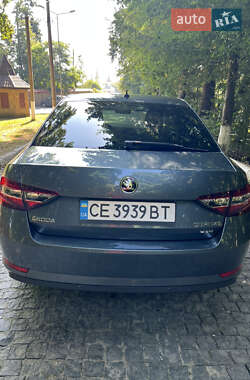 Лифтбек Skoda Superb 2016 в 