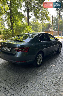 Лифтбек Skoda Superb 2016 в 