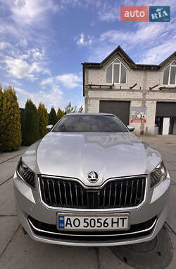 Лифтбек Skoda Superb 2016 в 