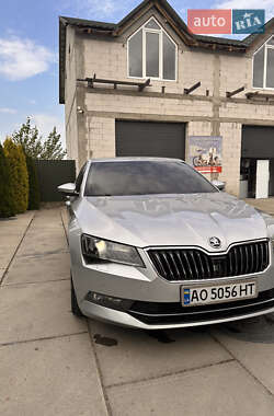 Лифтбек Skoda Superb 2016 в 
