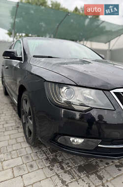Лифтбек Skoda Superb 2014 в 