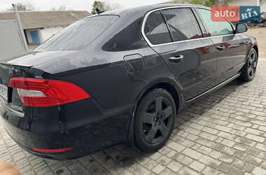 Лифтбек Skoda Superb 2014 в 
