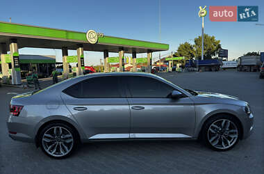 Лифтбек Skoda Superb 2018 в 