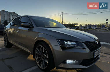 Лифтбек Skoda Superb 2018 в 