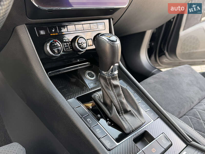 Универсал Skoda Superb 2020 в Дрогобыче