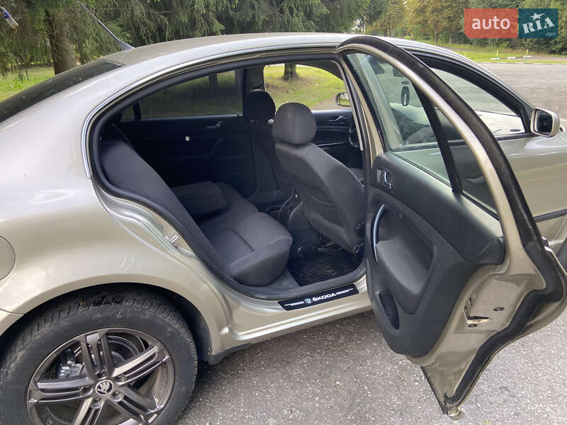 Ліфтбек Skoda Superb 2005 в Львові фото 5 Ліфтбек Skoda Superb 2005 в Львові