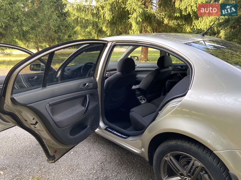 Ліфтбек Skoda Superb 2005 в Львові фото 11 Ліфтбек Skoda Superb 2005 в Львові