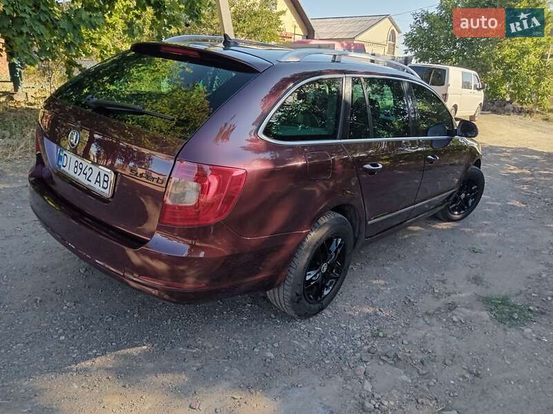 Универсал Skoda Superb 2010 в Первомайске