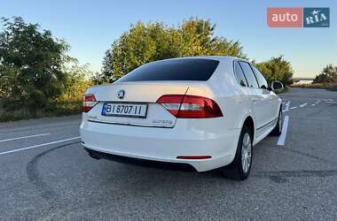 Лифтбек Skoda Superb 2015 в 
