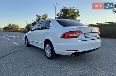 Лифтбек Skoda Superb 2015 в 