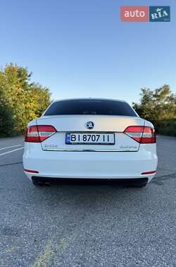 Лифтбек Skoda Superb 2015 в 