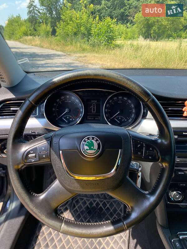 Универсал Skoda Superb 2012 в Тернополе