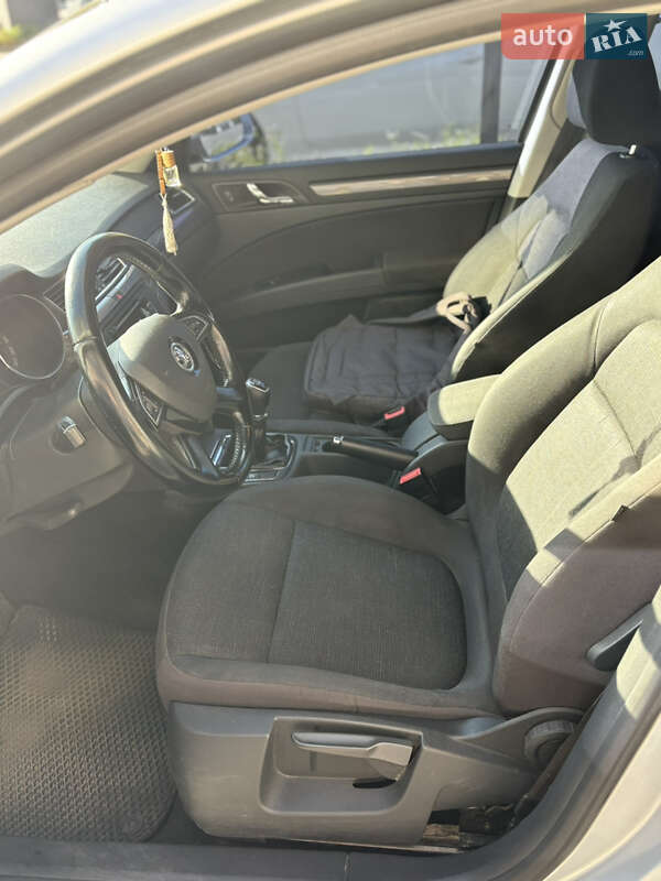 Универсал Skoda Superb 2014 в Житомире