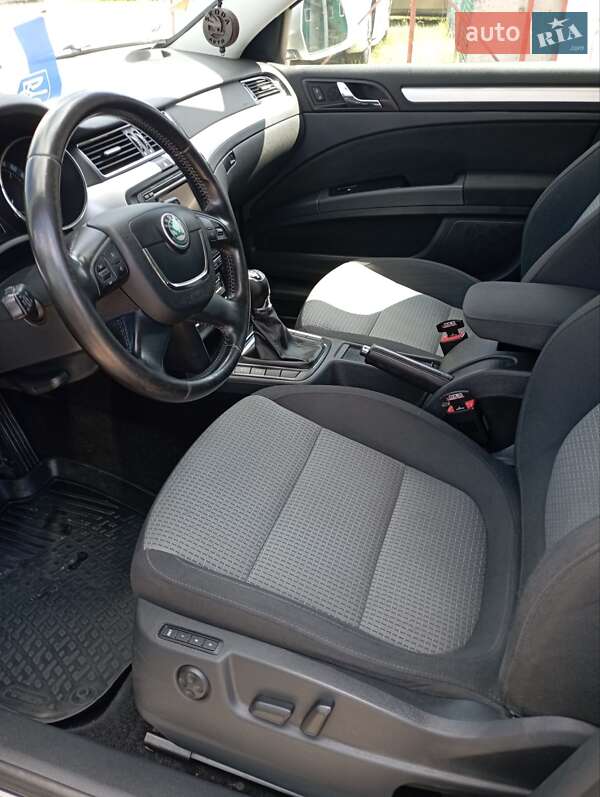 Универсал Skoda Superb 2013 в Александрие