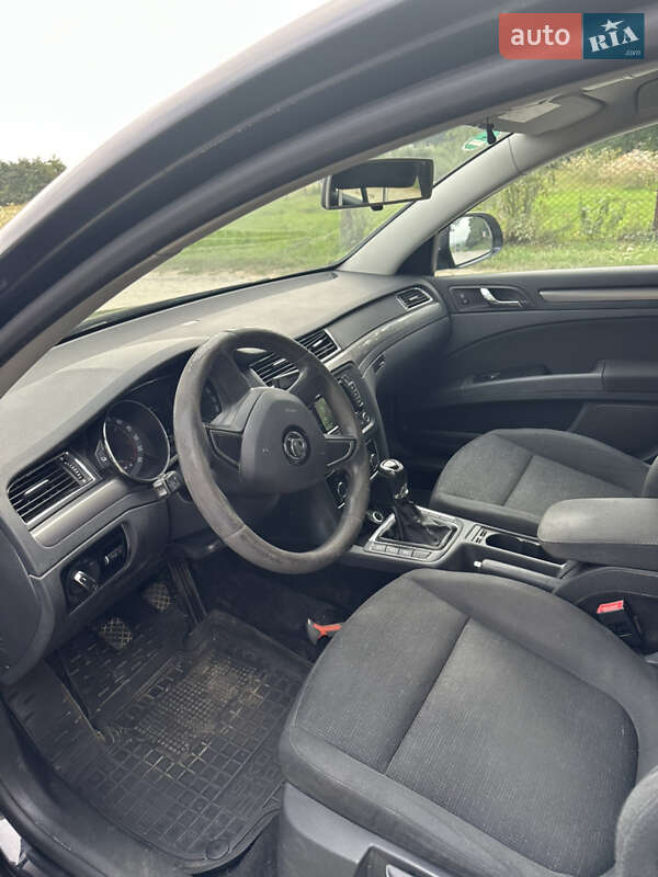 Универсал Skoda Superb 2014 в Львове