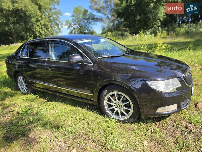 Лифтбек Skoda Superb 2011 в Черновцах