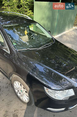 Універсал Skoda Superb 2012 в Ужгороді