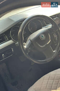 Універсал Skoda Superb 2012 в Ужгороді