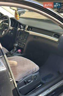 Універсал Skoda Superb 2012 в Ужгороді