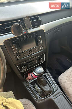 Універсал Skoda Superb 2012 в Ужгороді