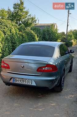 Лифтбек Skoda Superb 2011 в 