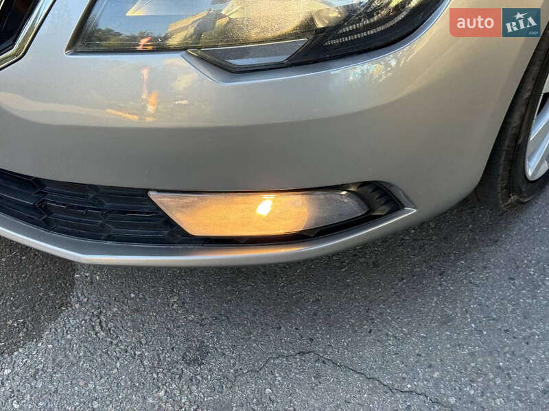 Лифтбек Skoda Superb 2013 в Днепре
