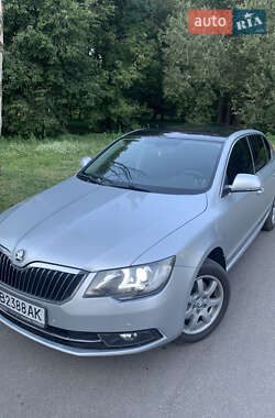 Лифтбек Skoda Superb 2015 в 
