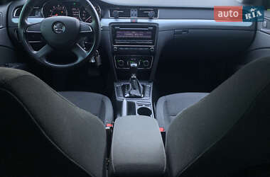 Лифтбек Skoda Superb 2015 в 