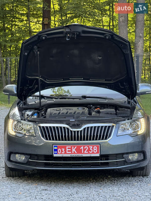 Универсал Skoda Superb 2013 в Радивилове