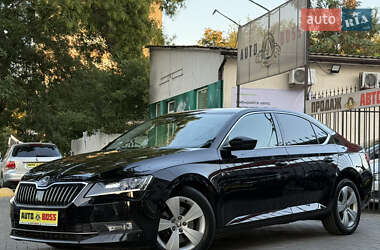 Лифтбек Skoda Superb 2015 в Николаеве